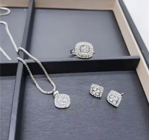 Eight Hearts Jewelry Set - Image 2